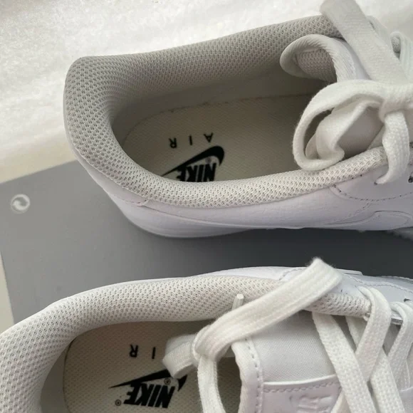 NWT Nike Women’s Air Force 1 ‘07 SE Shoes Size: 10 - Picture 4 of 13